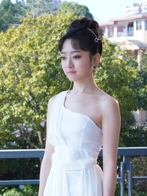 Nữ tổng tài lạnh lùng 2